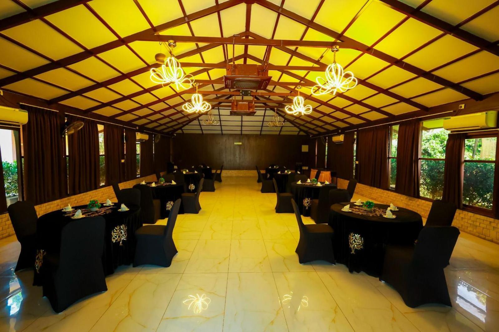 Veerdency Luxury Resort Devanahalli Exteriör bild