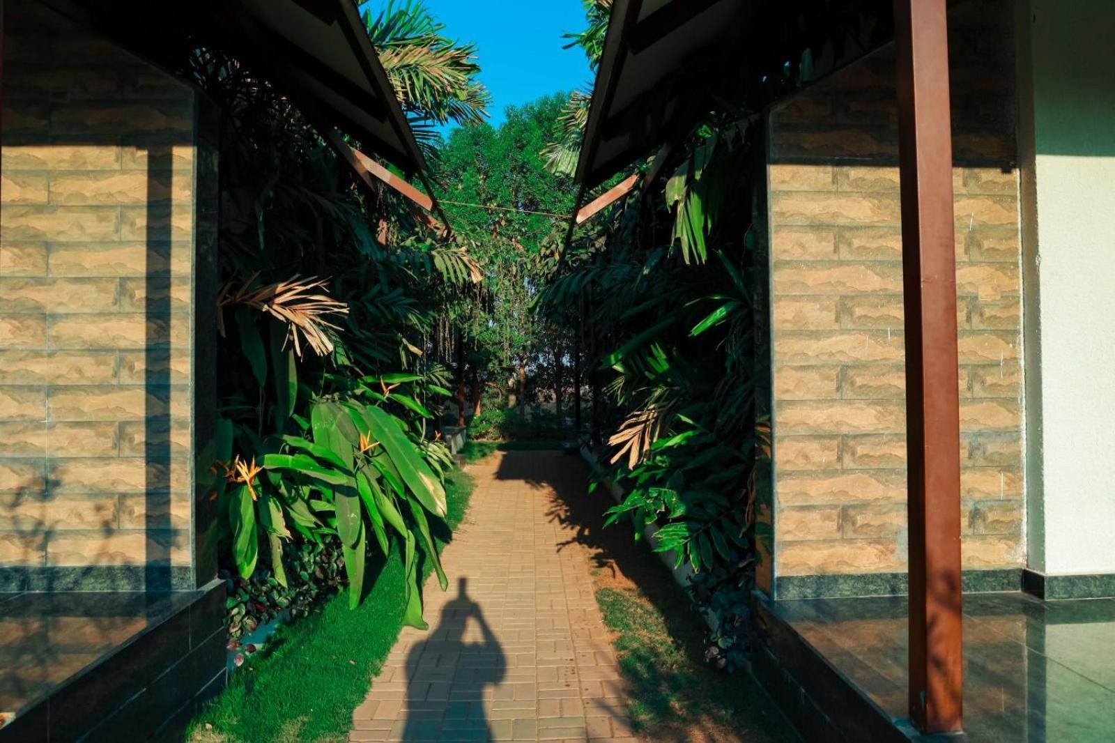 Veerdency Luxury Resort Devanahalli Exteriör bild