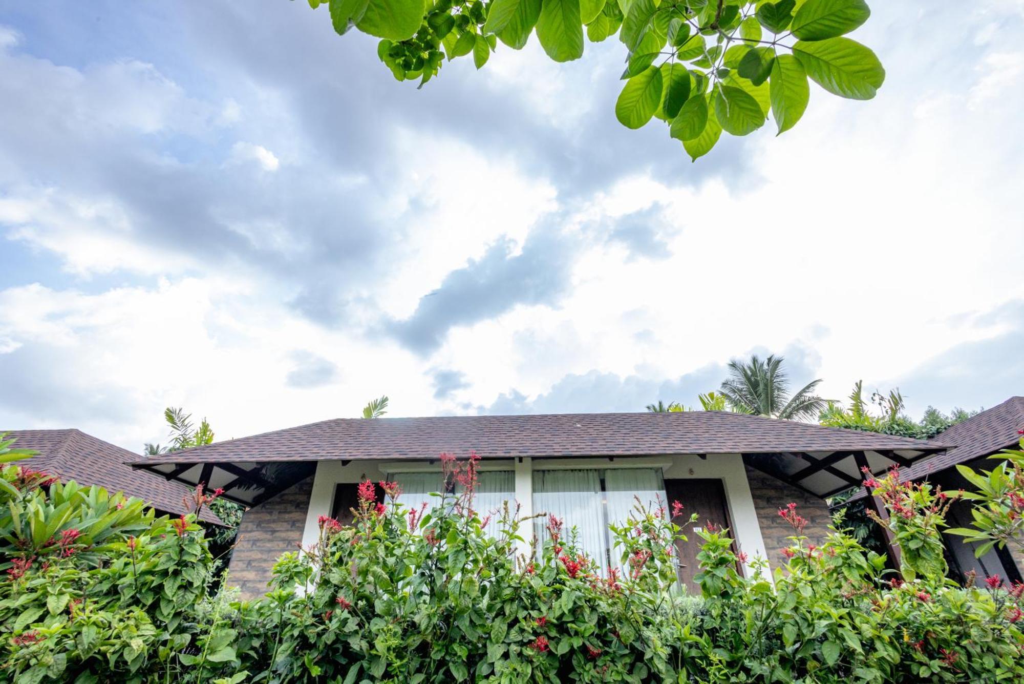 Veerdency Luxury Resort Devanahalli Exteriör bild